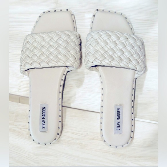Steve Madden
Women's Santina Woven White Slide Sandals size 9.5‎ - Picture 1 of 7